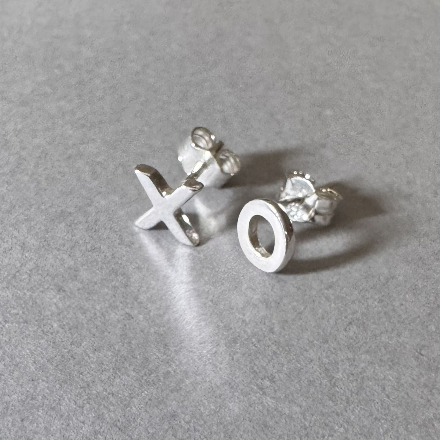 XO Earrings in sterling silver